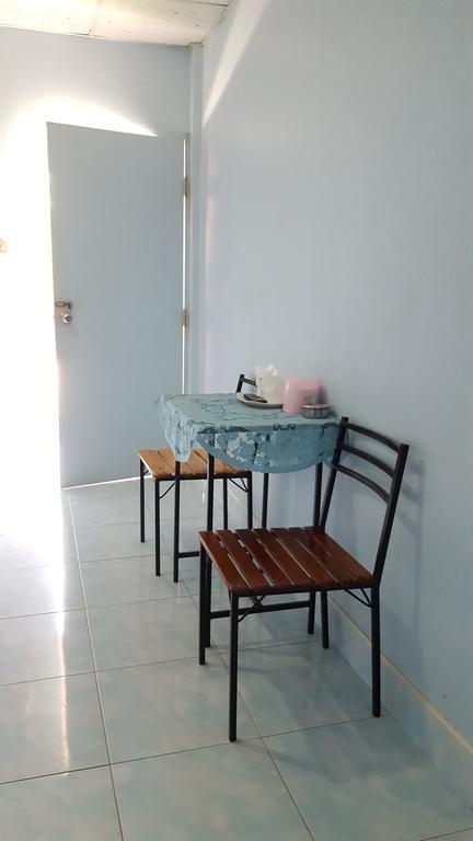 Montra Guesthouse 라농 외부 사진